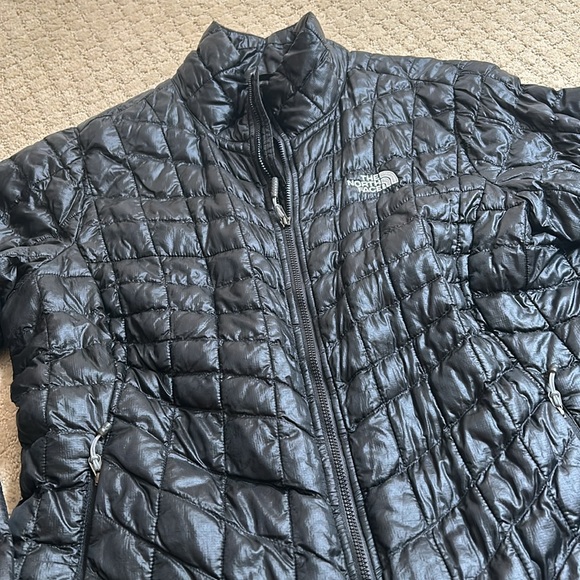 Women’s north face black thermaball jacket - Picture 2 of 6